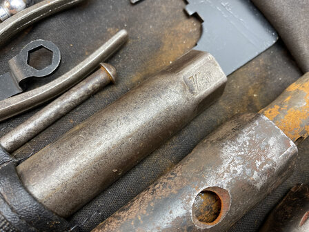 Jaguar XK140-XK150 Toolroll - gereedschappen original!