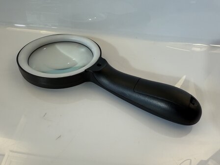 Handloep zwart 12X LED 80mm 4X vergroting.