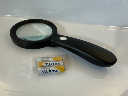 Handloep zwart 12X LED 80mm 4X vergroting.