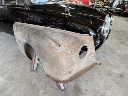 Jaguar MK2 voorscherm -origineel- rechts