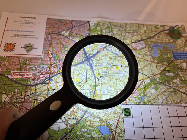 Handloep zwart 12X LED 80mm 4X vergroting.