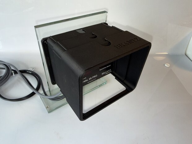 International Retractable Sun Visor 