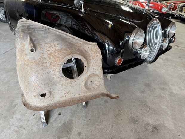 Jaguar MK2 voorscherm -origineel- rechts